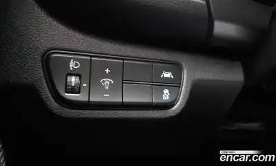 Kia Seltos 2023 1.6 Автомат в Москве № 115747, миниатюра 3