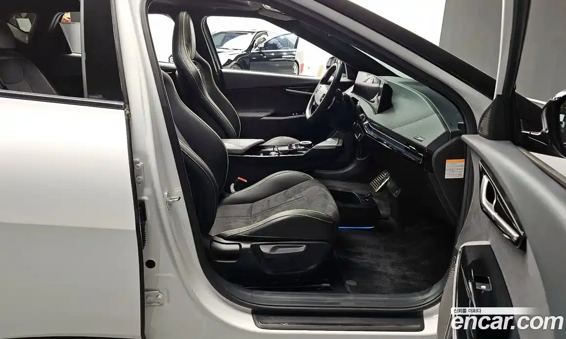 Kia EV6 2023 0.1 Автомат в Москве № 121599, фото 14