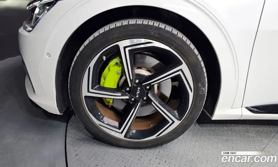 Kia EV6 2023 0.1 Автомат в Москве № 121599, фото 19