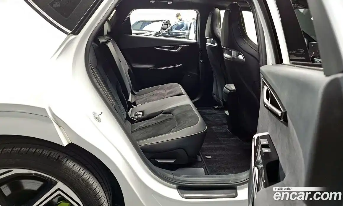 Kia EV6 2023 0.1 Автомат в Москве № 121599, фото 8