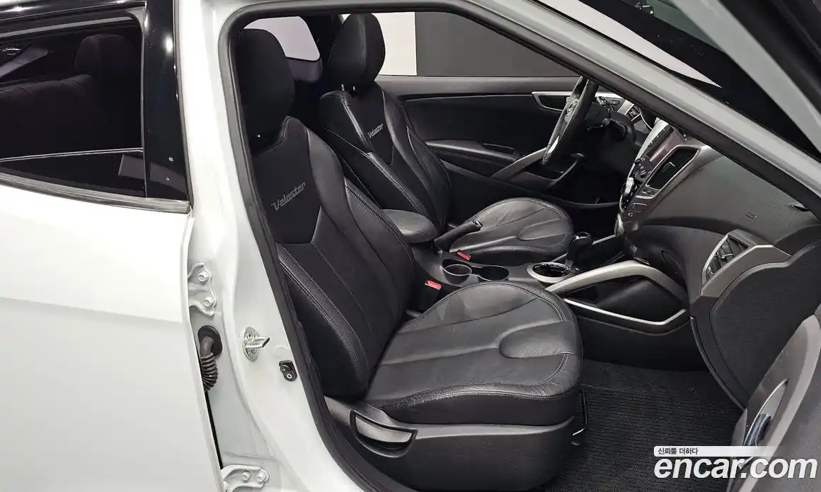 Hyundai Veloster 2012 1.6 Автомат в Москве № 127014, фото 16