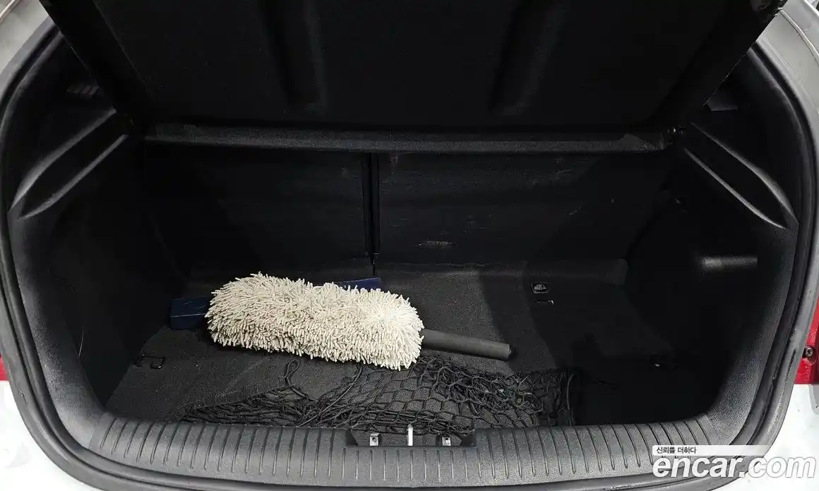 Hyundai Veloster 2012 1.6 Автомат в Москве № 127014, фото 20