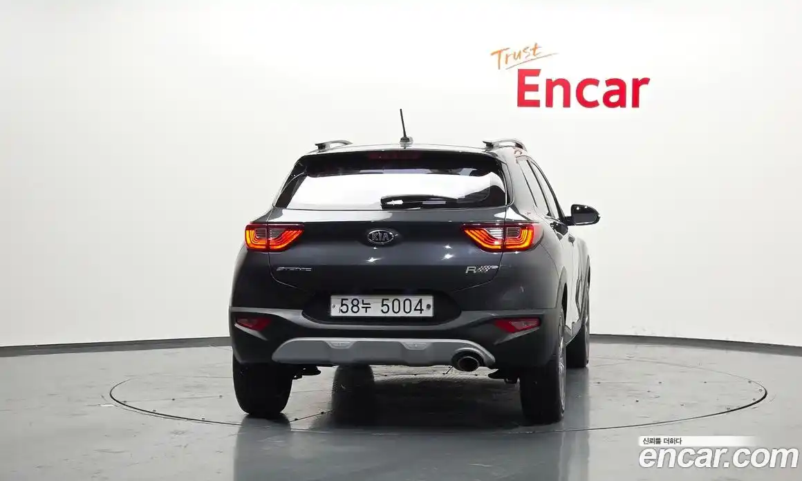 Kia Stonic 2018 1.6 Автомат в Москве № 134370, фото 12