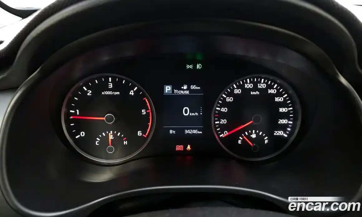 Kia Stonic 2018 1.6 Автомат в Москве № 134370, фото 3