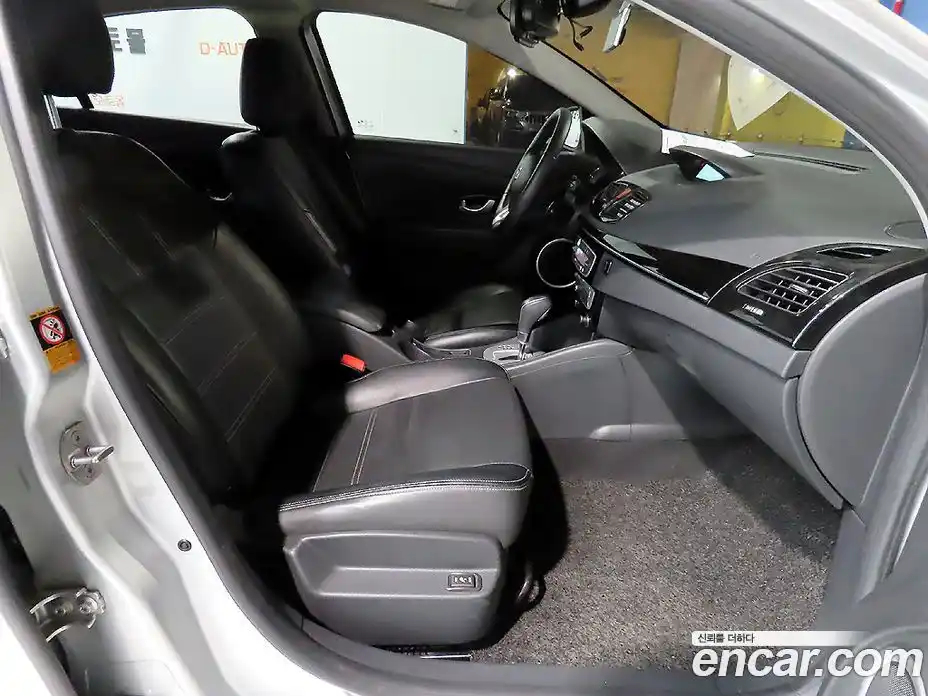 Renault SM3 2016 1.6 Автомат в Москве № 148751, фото 13