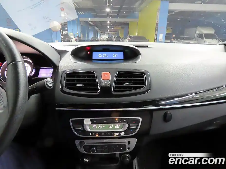 Renault SM3 2016 1.6 Автомат в Москве № 148751, фото 17