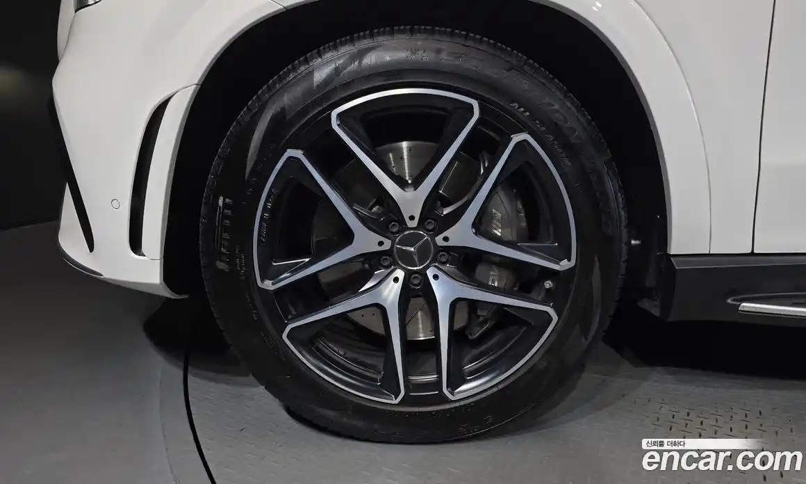 Mercedes-Benz GLE-Class 2023 3.0 Автомат в Москве № 150826, фото 18