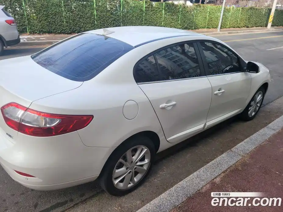 Renault SM3 2014 1.6 Автомат в Москве № 152822, фото 3