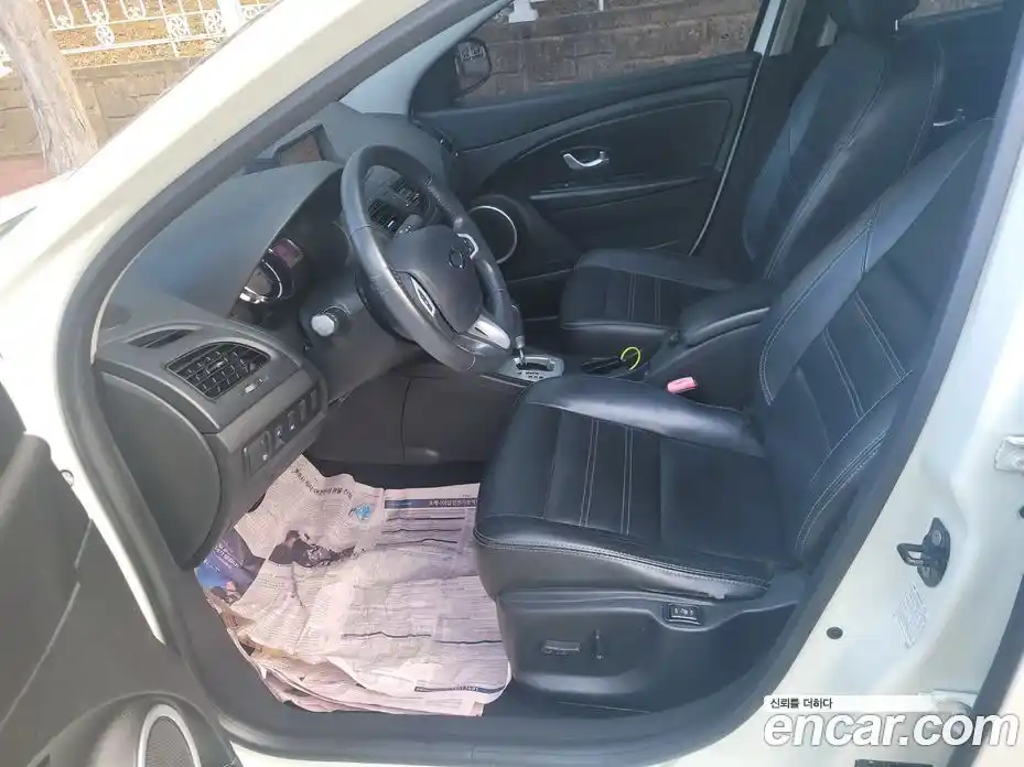 Renault SM3 2014 1.6 Автомат в Москве № 152822, фото 8