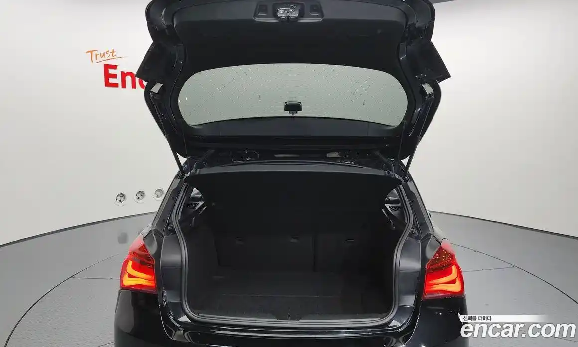 BMW 1-Series 2018 2.0 Автомат в Москве № 157425, фото 17