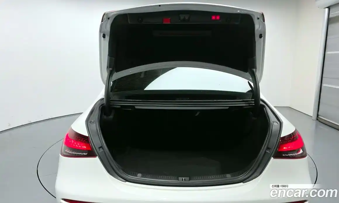 Mercedes-Benz E-Class 2021 2.0 Автомат в Москве № 161195, фото 20