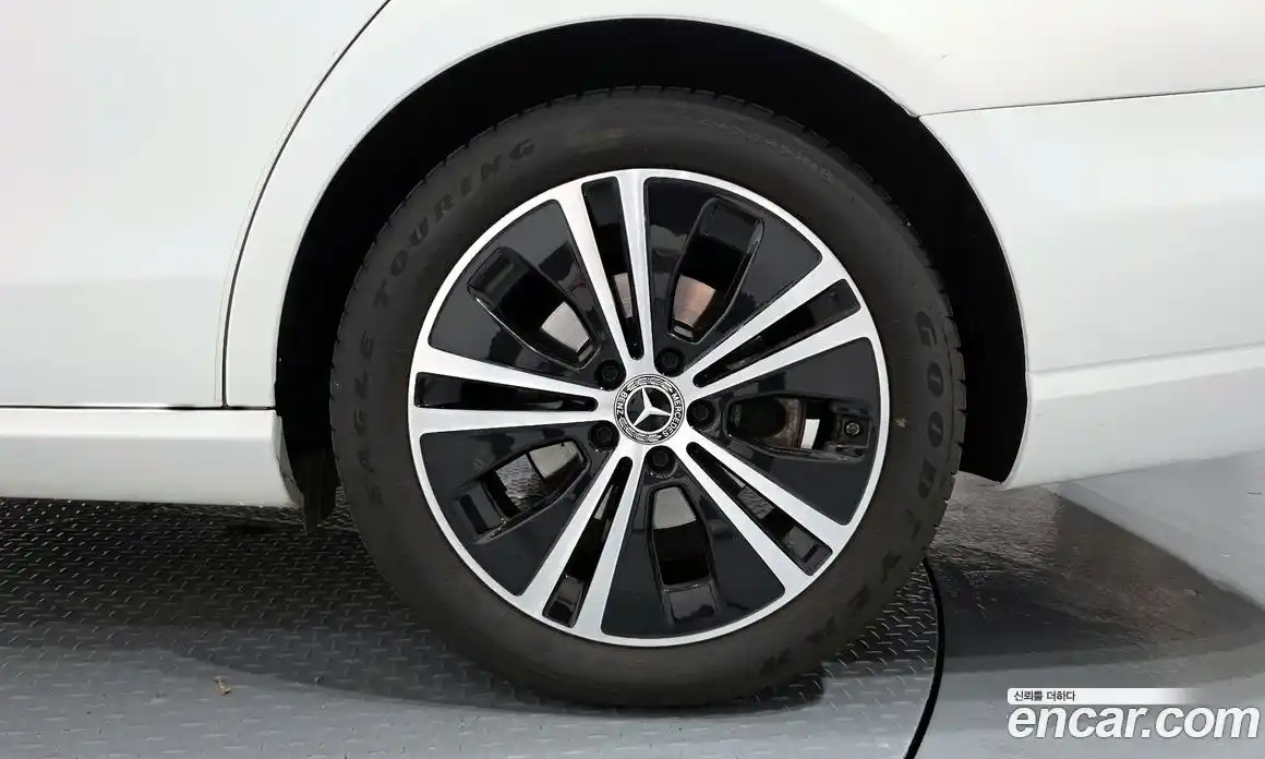 Mercedes-Benz E-Class 2021 2.0 Автомат в Москве № 161195, фото 6