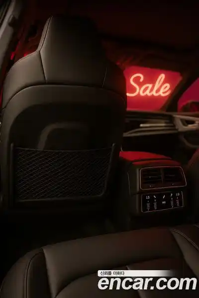 Audi Q8 2023 3.0 Автомат в Москве № 162587, миниатюра 9