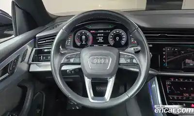 Audi Q8 2020 3.0 Автомат в Москве № 163395, миниатюра 2