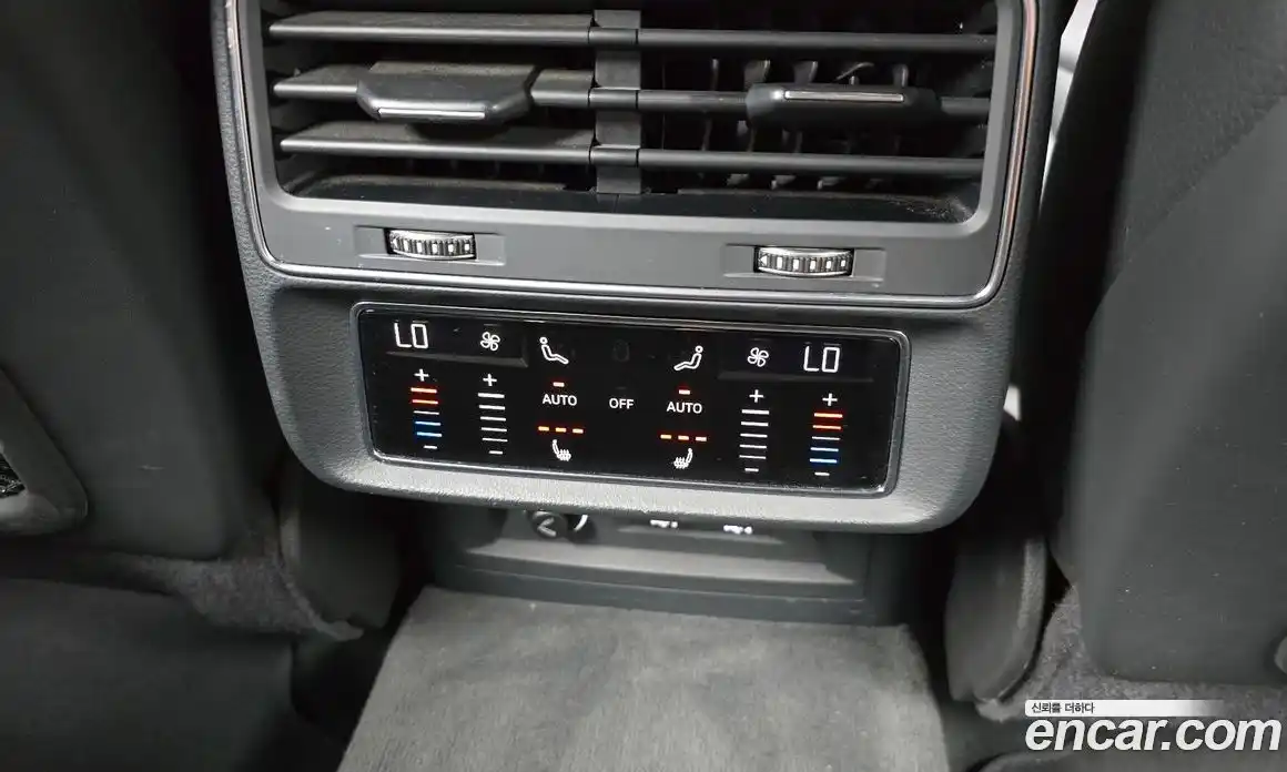 Audi Q8 2020 3.0 Автомат в Москве № 163395, фото 9