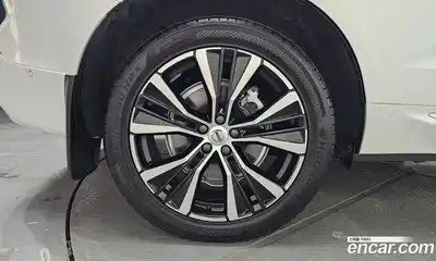 Volvo XC60 2025 2.0 Автомат в Москве № 164300, миниатюра 12