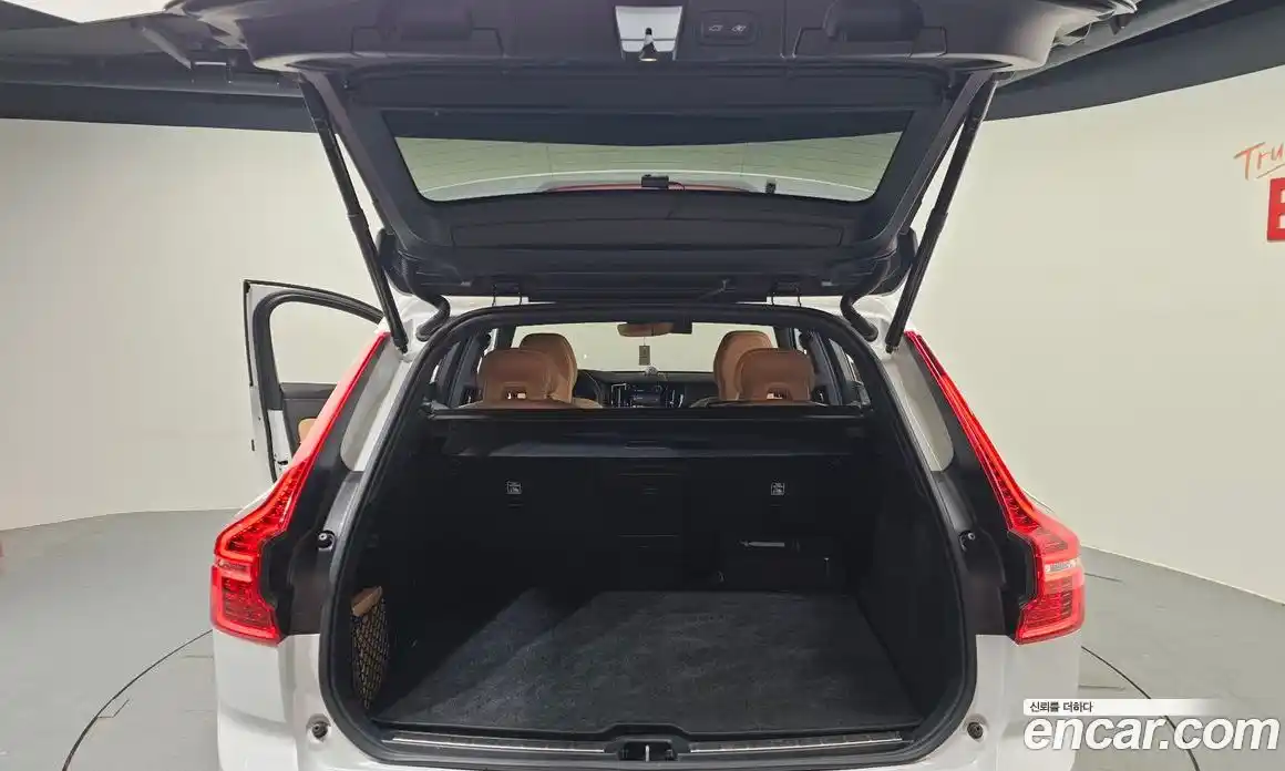 Volvo XC60 2025 2.0 Автомат в Москве № 164300, фото 14