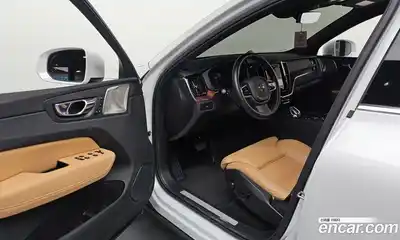 Volvo XC60 2025 2.0 Автомат в Москве № 164300, миниатюра 2
