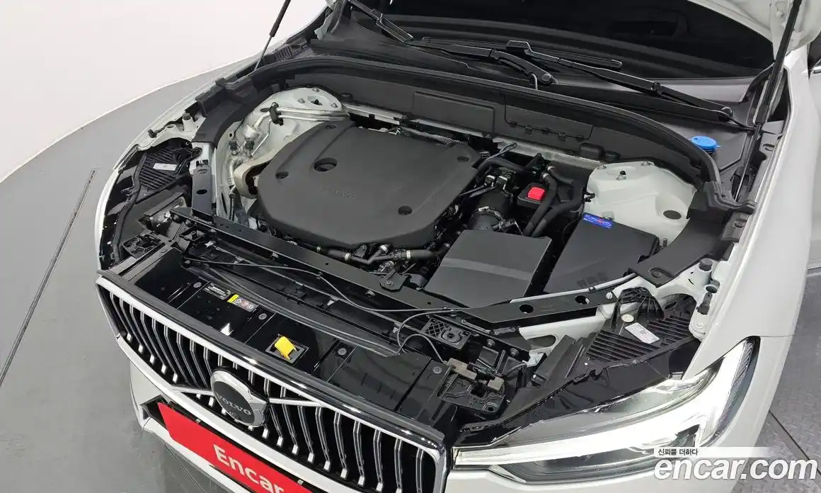 Volvo XC60 2025 2.0 Автомат в Москве № 164300, фото 3