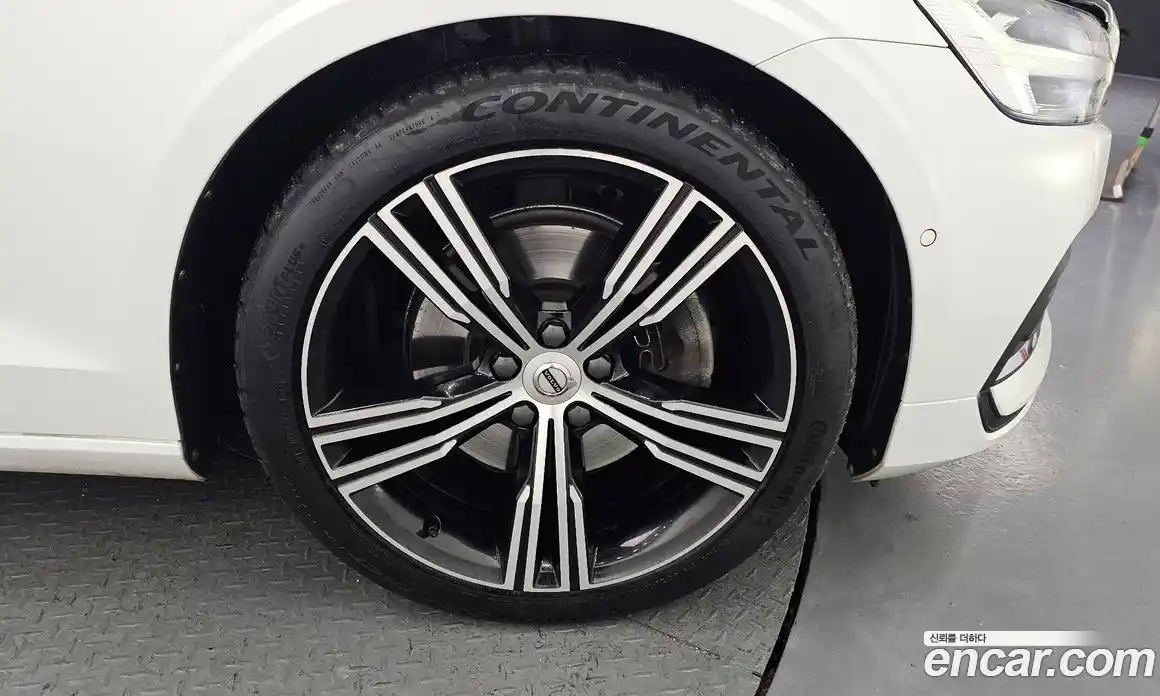 Volvo S60 2022 2.0 Автомат в Москве № 164464, фото 11