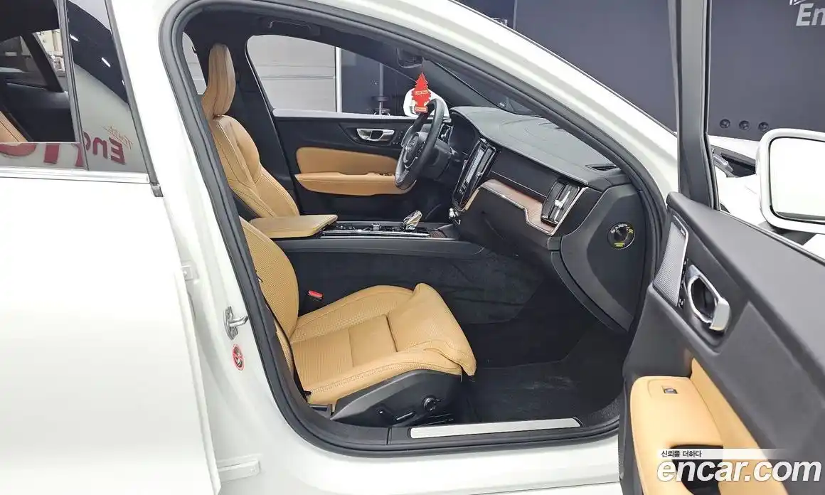 Volvo S60 2022 2.0 Автомат в Москве № 164464, фото 9