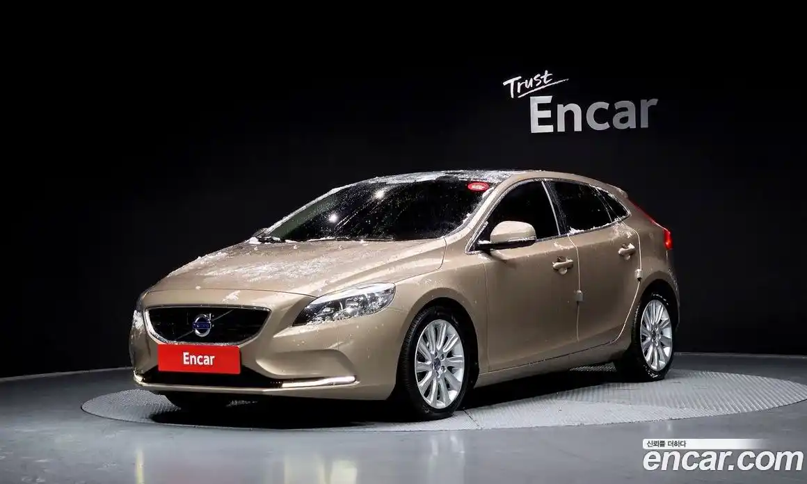 Volvo V40 2014 1.6 Автомат в Москве № 164698, фото 1