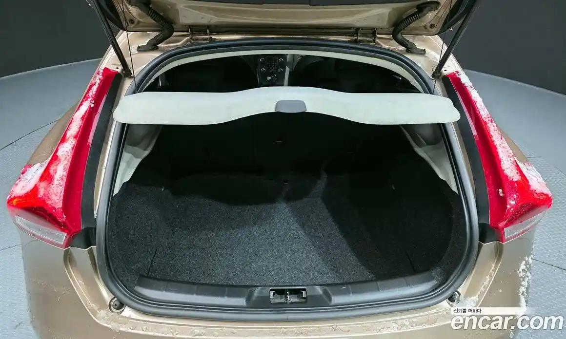 Volvo V40 2014 1.6 Автомат в Москве № 164698, фото 20