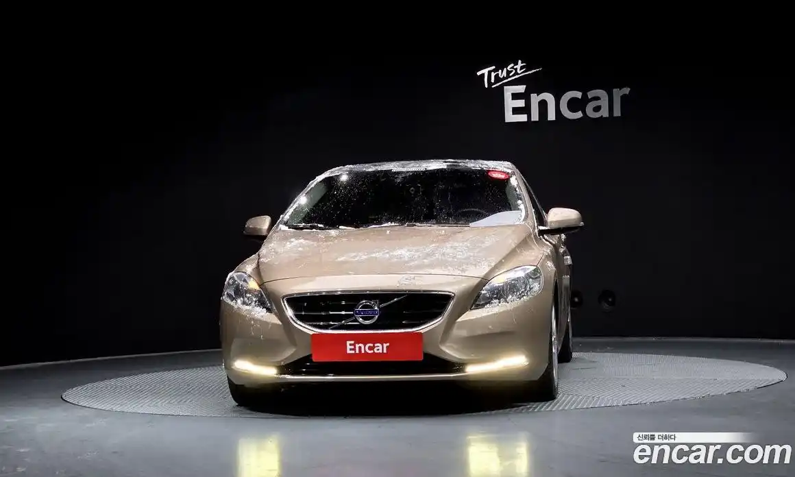 Volvo V40 2014 1.6 Автомат в Москве № 164698, фото 3