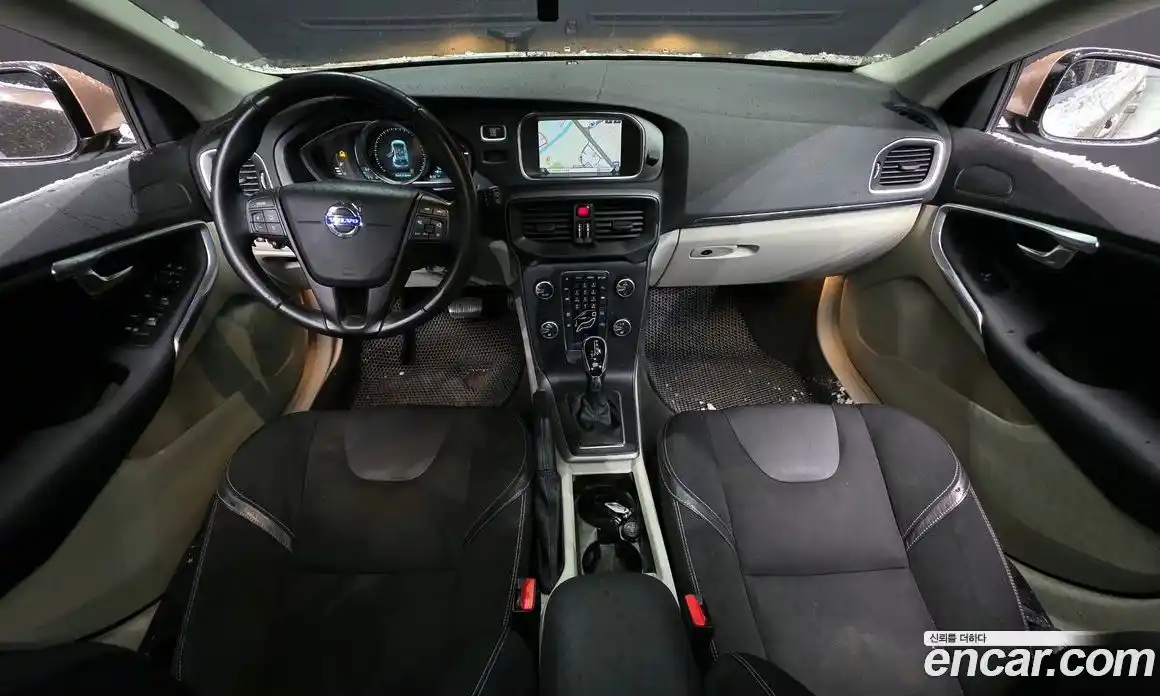 Volvo V40 2014 1.6 Автомат в Москве № 164698, фото 7