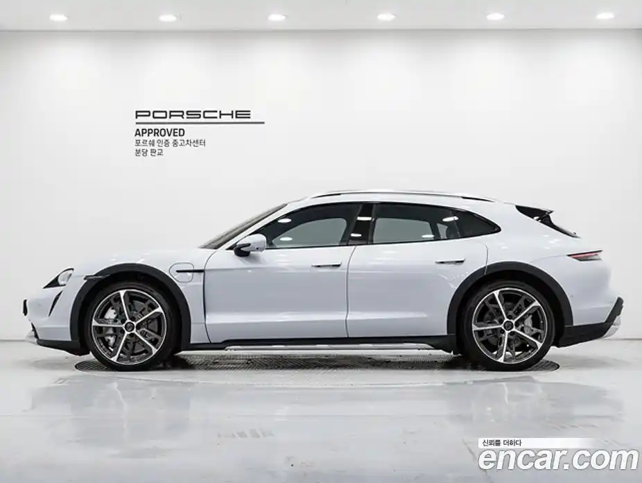 Porsche Taycan 2021 0.1 Автомат в Москве № 165768, фото 6