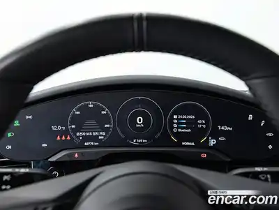 Porsche Taycan 2021 0.1 Автомат в Москве № 165768, миниатюра 8