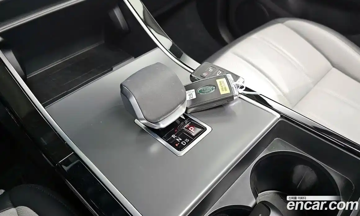 Land Rover Range-Rover Evoque 2024 2.0 Автомат в Москве № 165931, фото 13