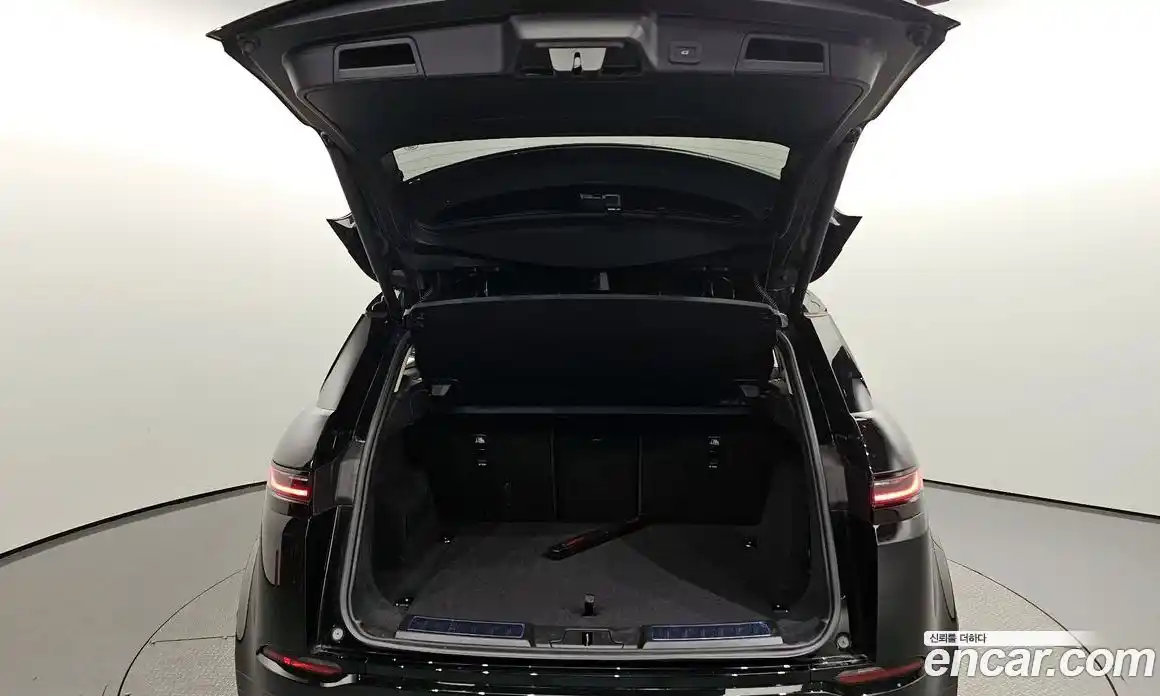 Land Rover Range-Rover Evoque 2024 2.0 Автомат в Москве № 165931, фото 8