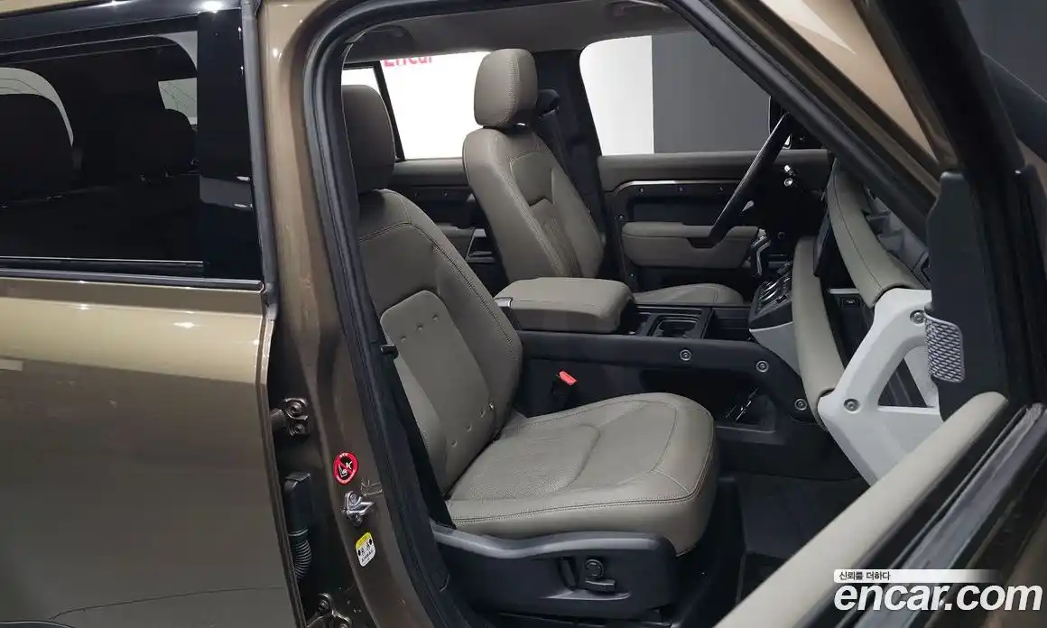 Land Rover Defender 2022 3.0 Автомат в Москве № 166530, фото 10