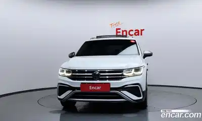 Volkswagen Tiguan 2022 2.0 Автомат в Москве № 168539, миниатюра 3