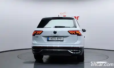 Volkswagen Tiguan 2022 2.0 Автомат в Москве № 168539, миниатюра 4