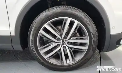 Volkswagen Tiguan 2022 2.0 Автомат в Москве № 168539, миниатюра 5