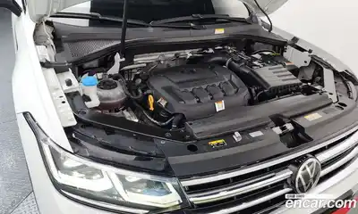 Volkswagen Tiguan 2022 2.0 Автомат в Москве № 168539, миниатюра 6