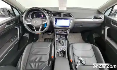 Volkswagen Tiguan 2022 2.0 Автомат в Москве № 168539, миниатюра 7