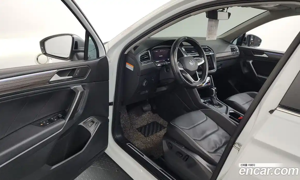 Volkswagen Tiguan 2022 2.0 Автомат в Москве № 168539, фото 10