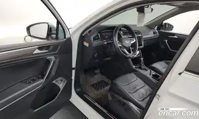 Volkswagen Tiguan 2022 2.0 Автомат в Москве № 168539, миниатюра 10