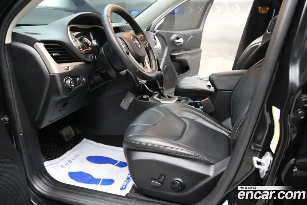 Jeep Cherokee 2016 2.4 Автомат в Москве № 169391, фото 11