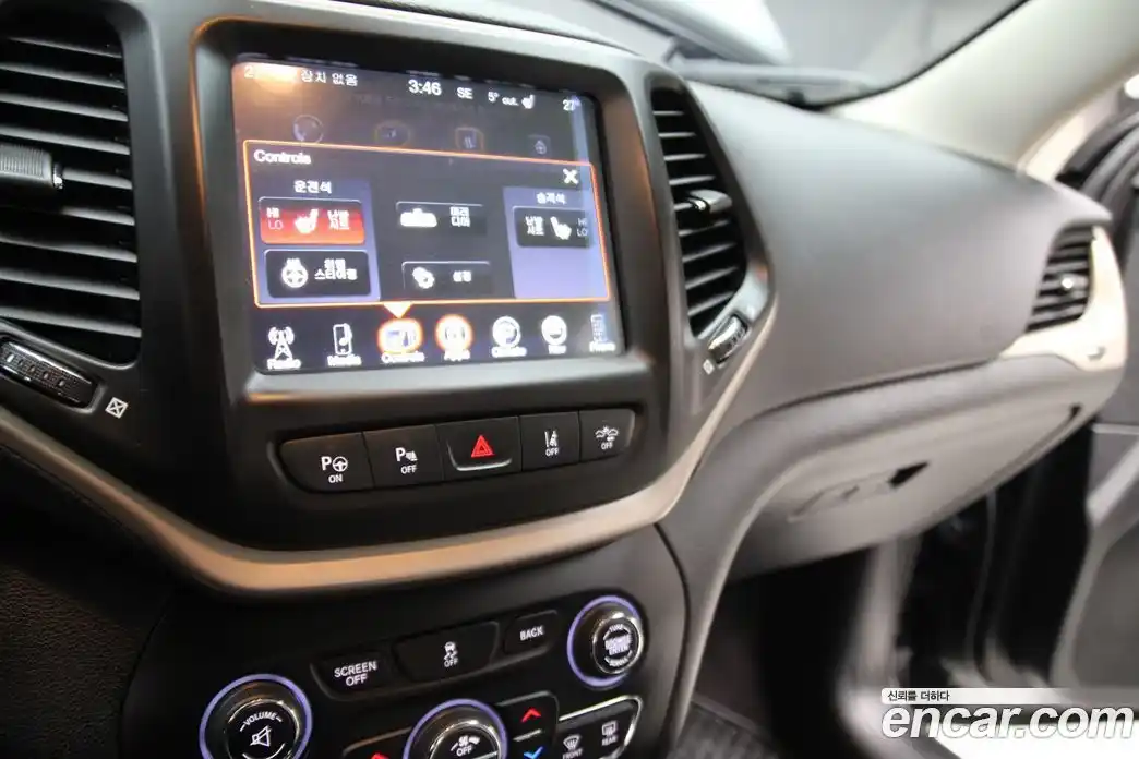 Jeep Cherokee 2016 2.4 Автомат в Москве № 169391, фото 16