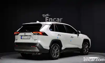 Toyota RAV4 2025 2.5 Автомат в Москве № 170135, миниатюра 2