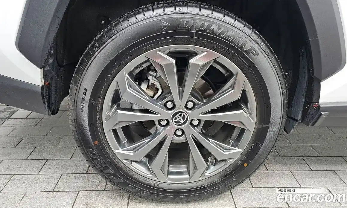 Toyota RAV4 2025 2.5 Автомат в Москве № 170135, фото 5