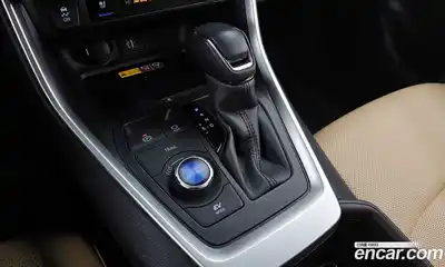 Toyota RAV4 2025 2.5 Автомат в Москве № 170135, миниатюра 9