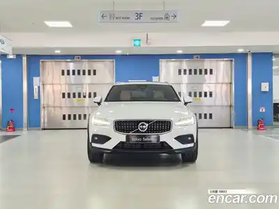 Volvo V60 2025 2.0 Автомат в Москве № 171141, миниатюра 3