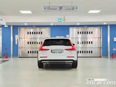 Volvo V60 2025 2.0 Автомат в Москве № 171141, миниатюра 4