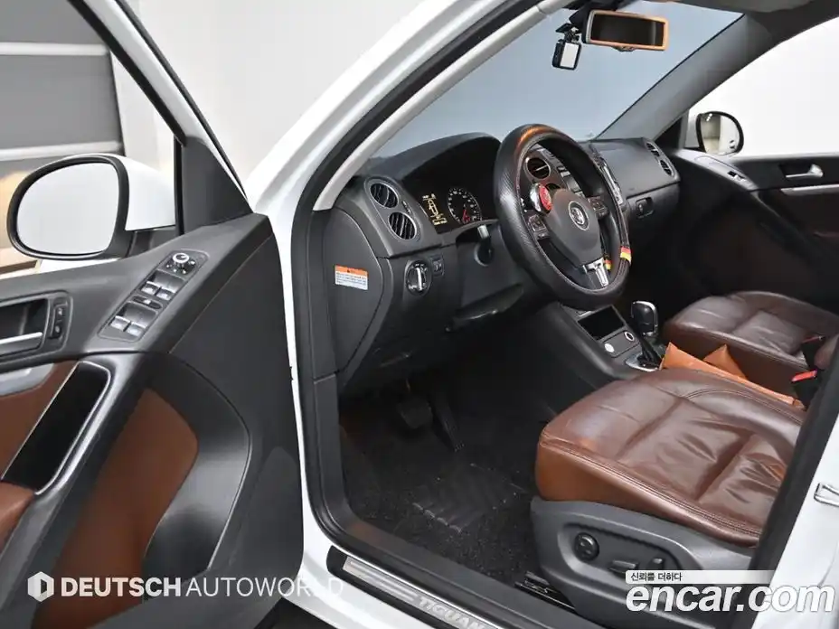 Volkswagen Tiguan 2015 2.0 Автомат в Москве № 172675, фото 11