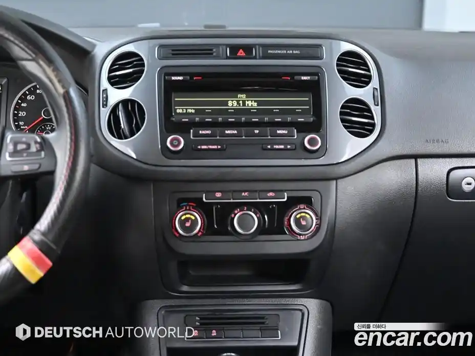 Volkswagen Tiguan 2015 2.0 Автомат в Москве № 172675, фото 14